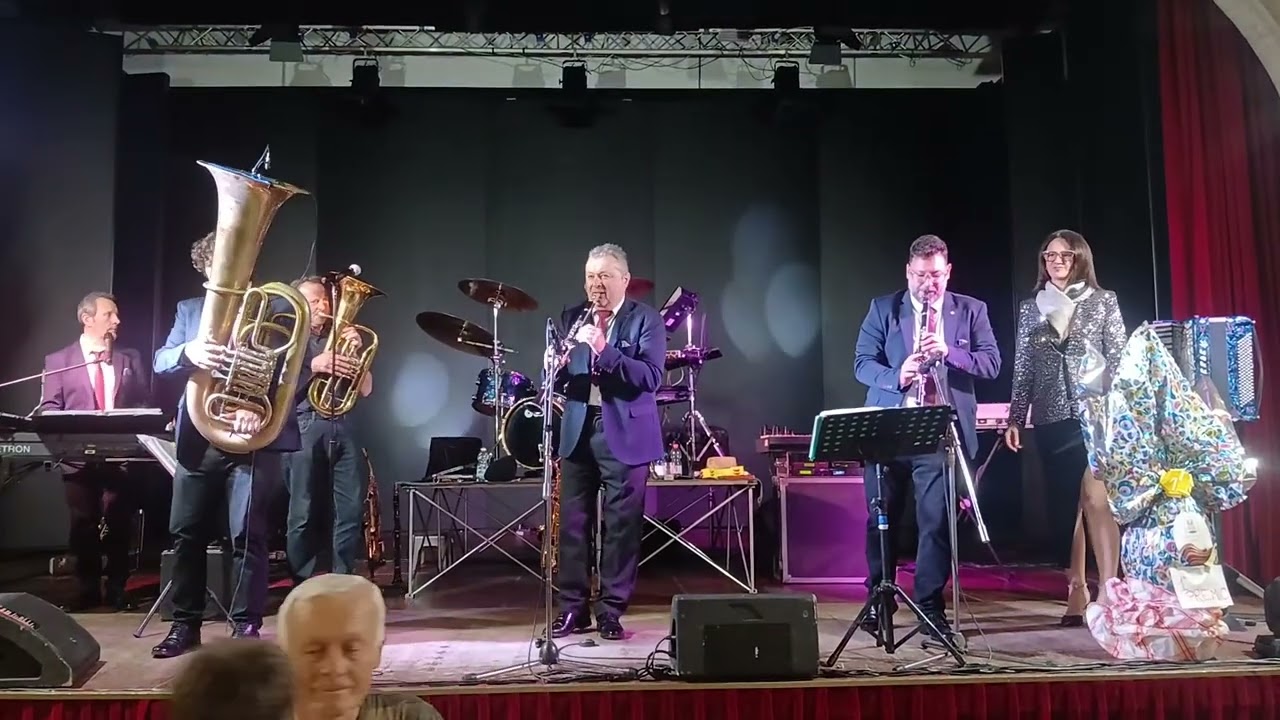 Dalla bellissima serata di Pasqua trascorsa a Quincinetto la grande orchestra di Aurelio Seimandi 🎷💃