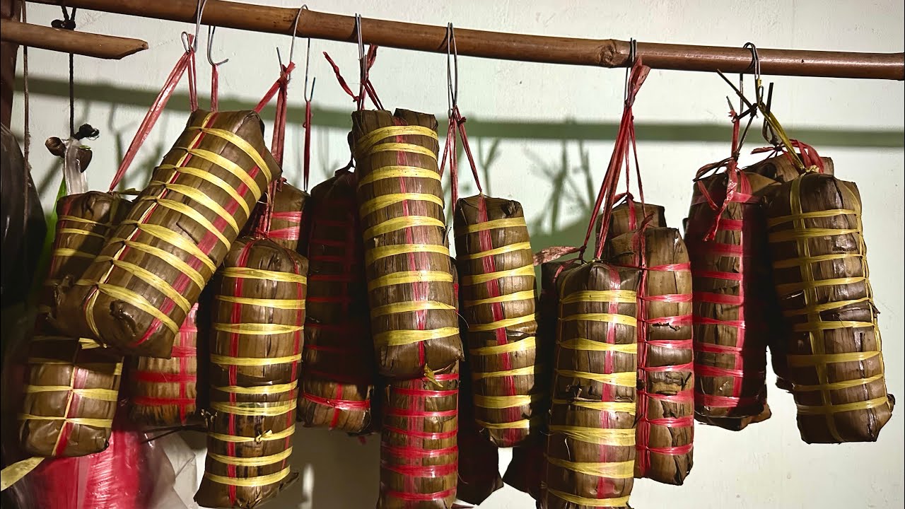 Phong tục đám giỗ ở quê bánh tét treo đầy nhà