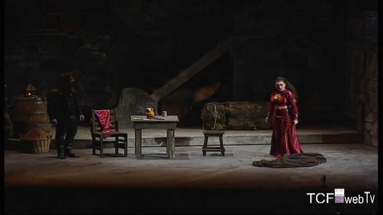 Intervista - Gianluca Buratto - Rigoletto al Teatro Carlo Felice di Genova 13 Novembre 2013