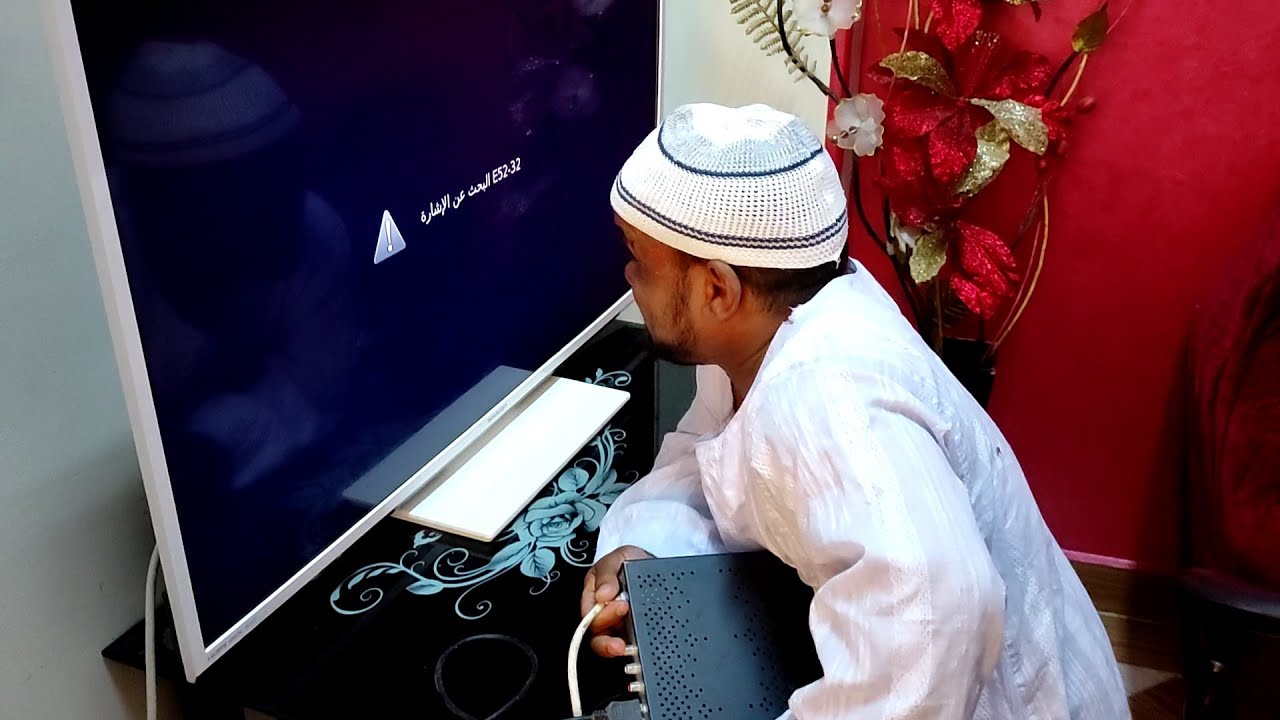 شوف سعيد عمل اية لما باظ الرسيفر ههههههههههه