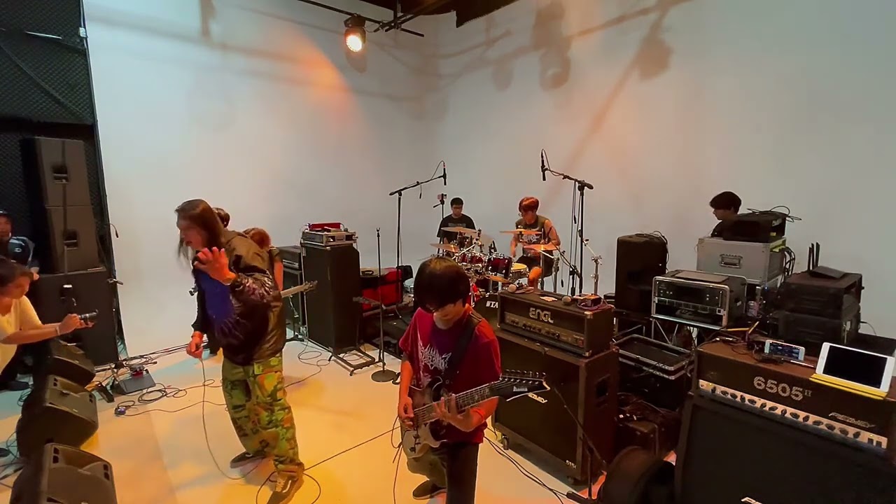 DEMA - How to have a Happy Life live performance 