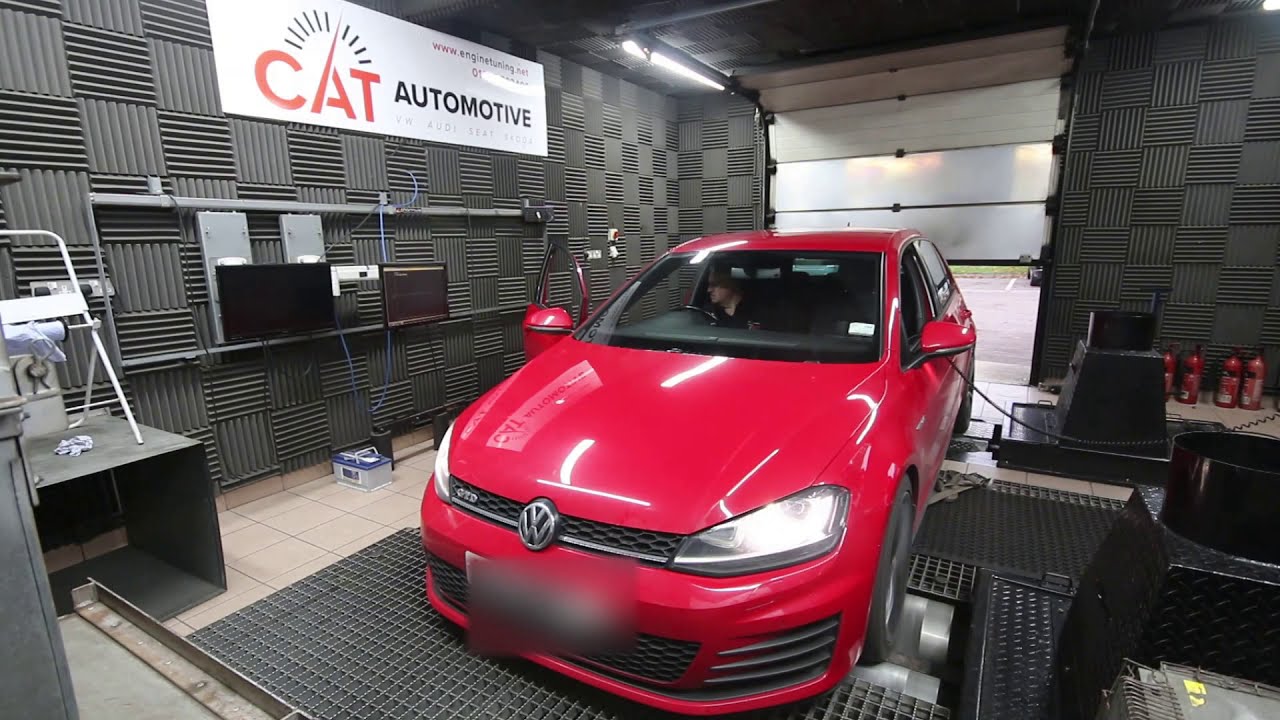 Golf GTD being tested on the rolling road