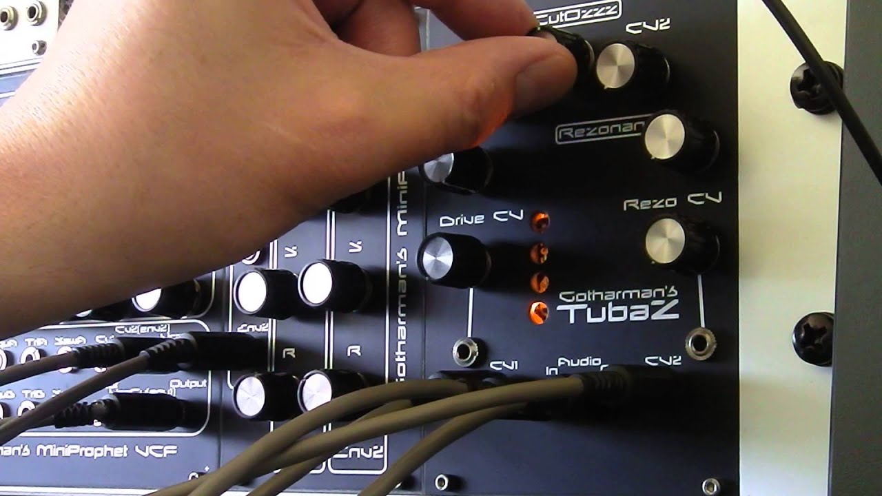 Gotharman's TubaZ eurorack -Saw wave