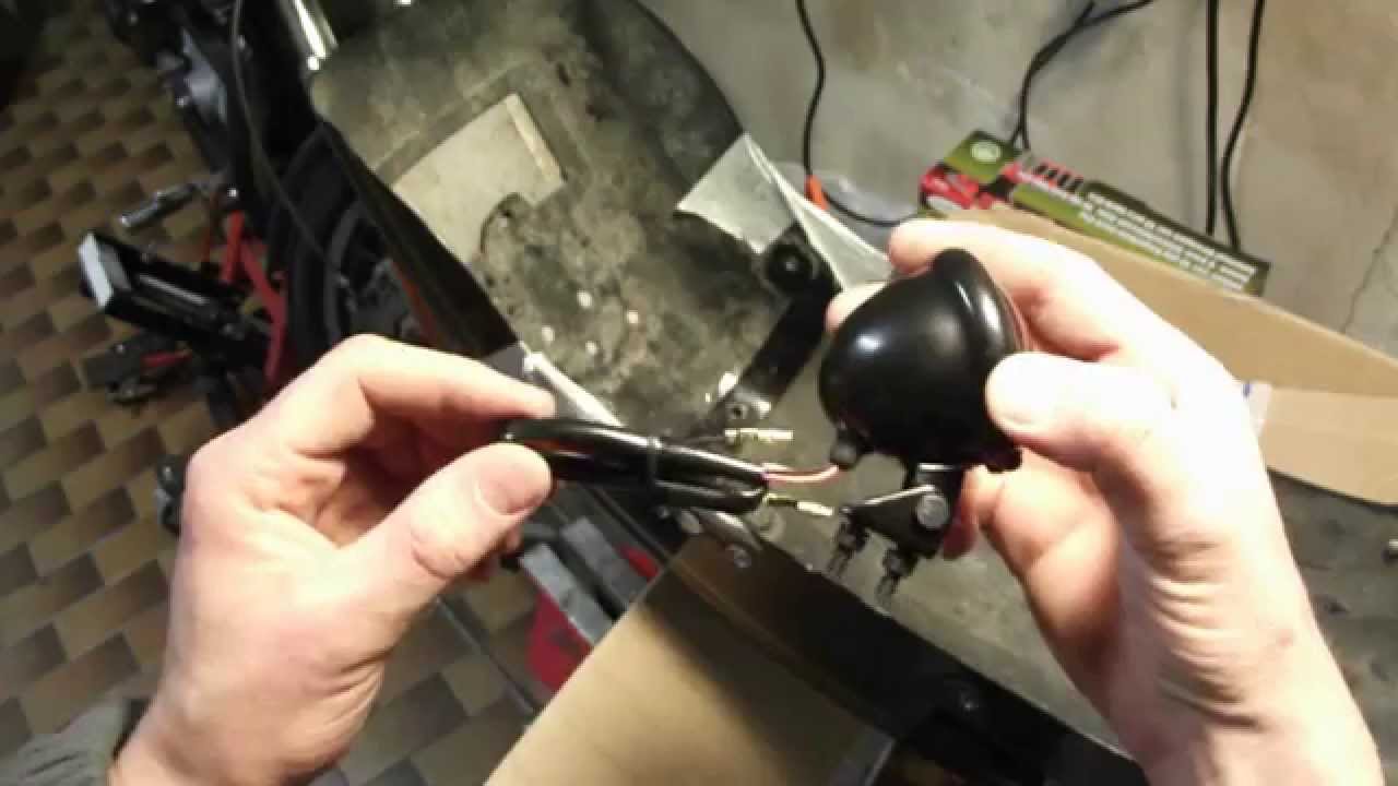 Harley Davidson Sportster - Installazione fanale posteriore