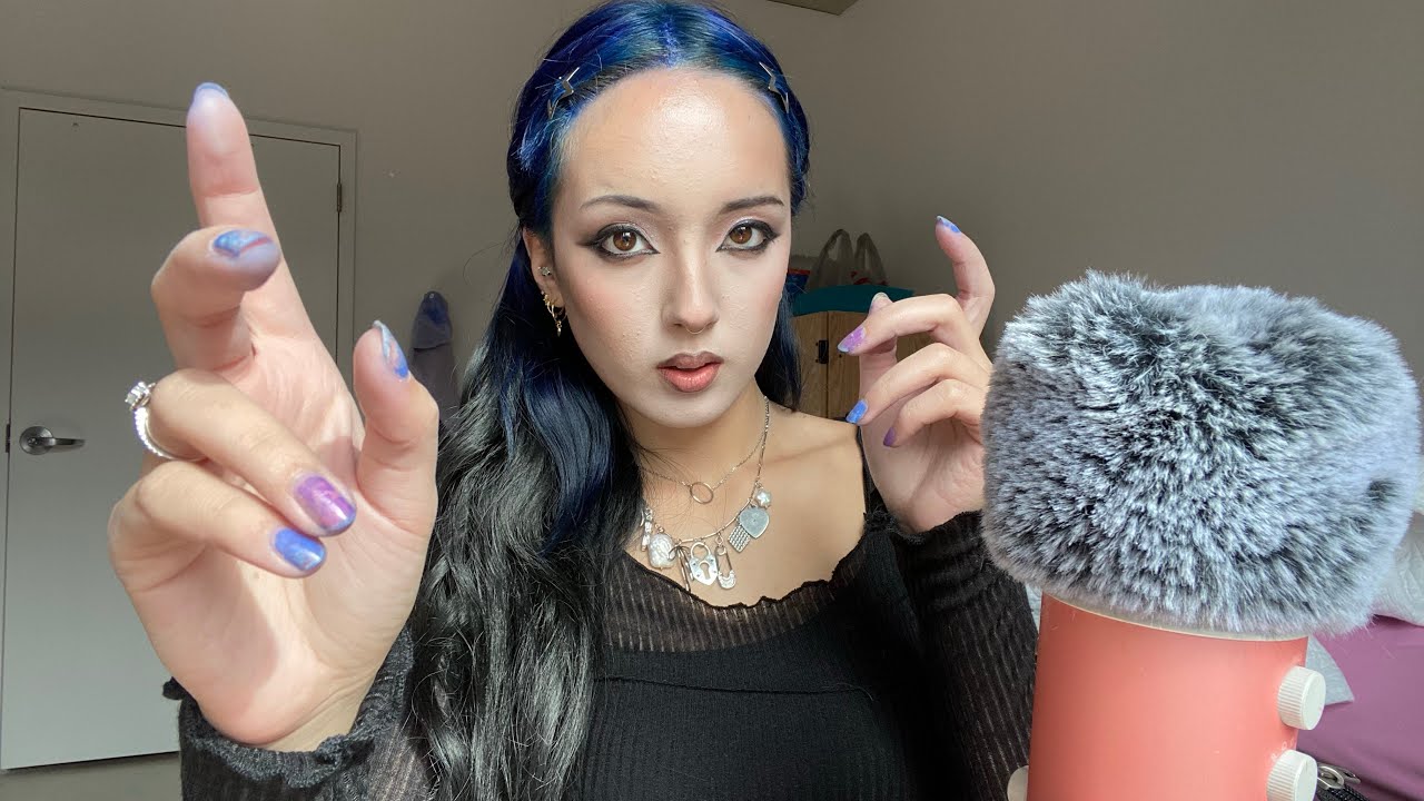 ASMR | Y2K Girl Applies Your Lipgloss in Class (she wants you)