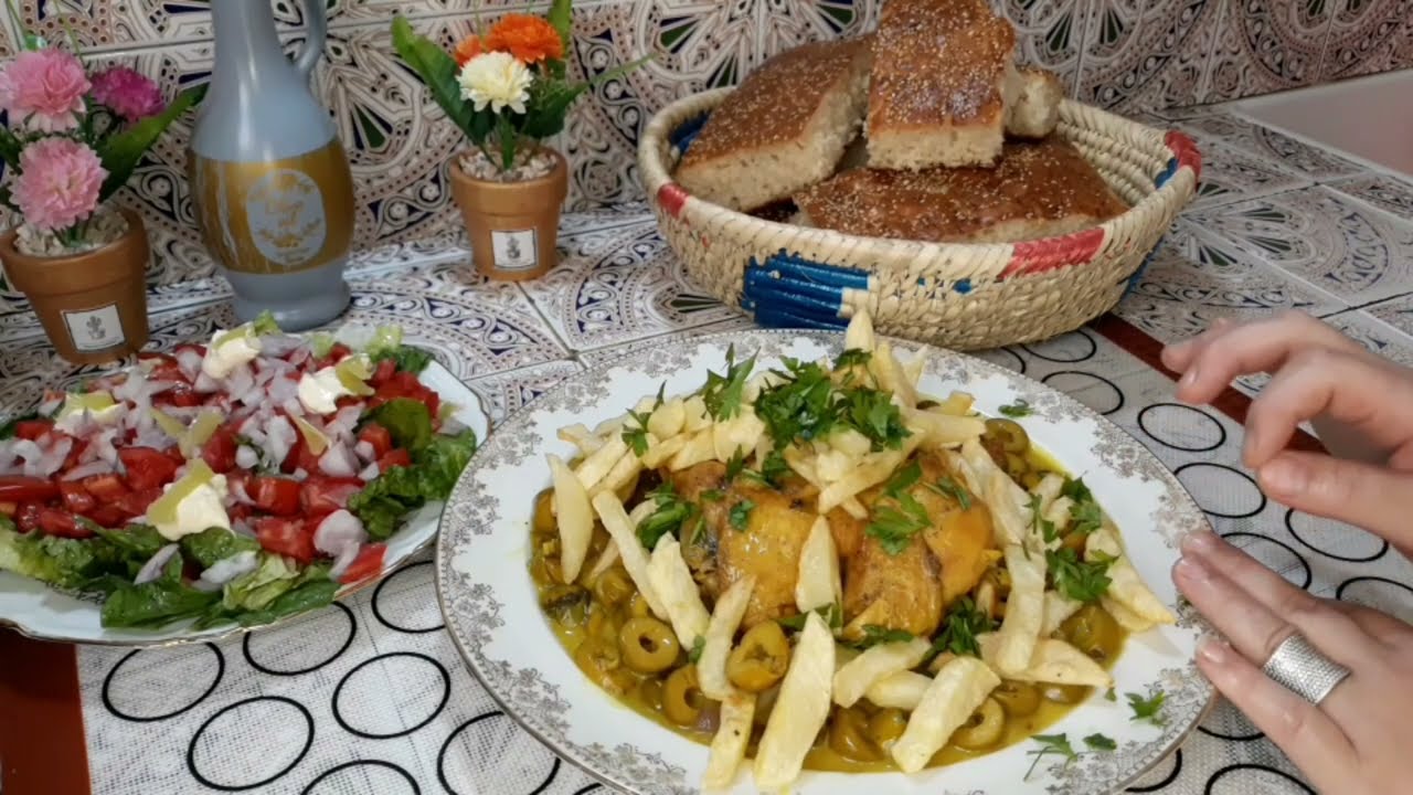 طاجين الزيتون بالفريت على طريقتي يناسب الضيوف و العرضات 😋 مع خبز الدار بدون دلك بالملعقة فقط مفشفش