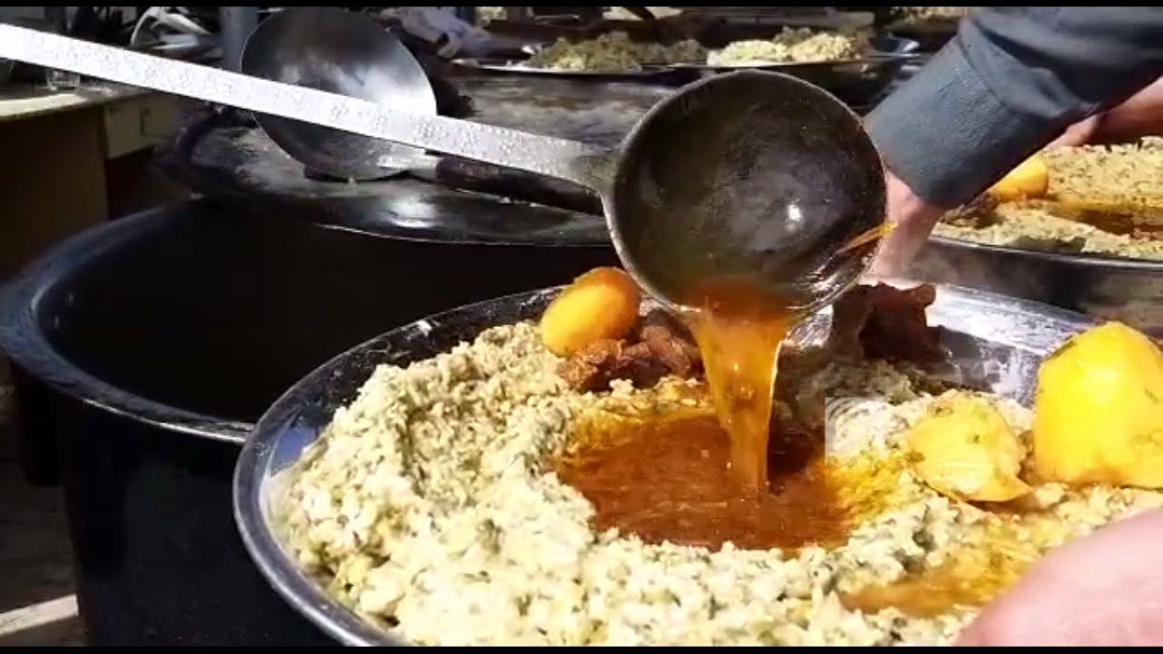 خوست کې د نوروز په مناسبت جوړه شوې ميله کې د پکتيا دوديز خواړه «ميو وريجې»چې ځينې خلک ېې ډنډکي بولي.