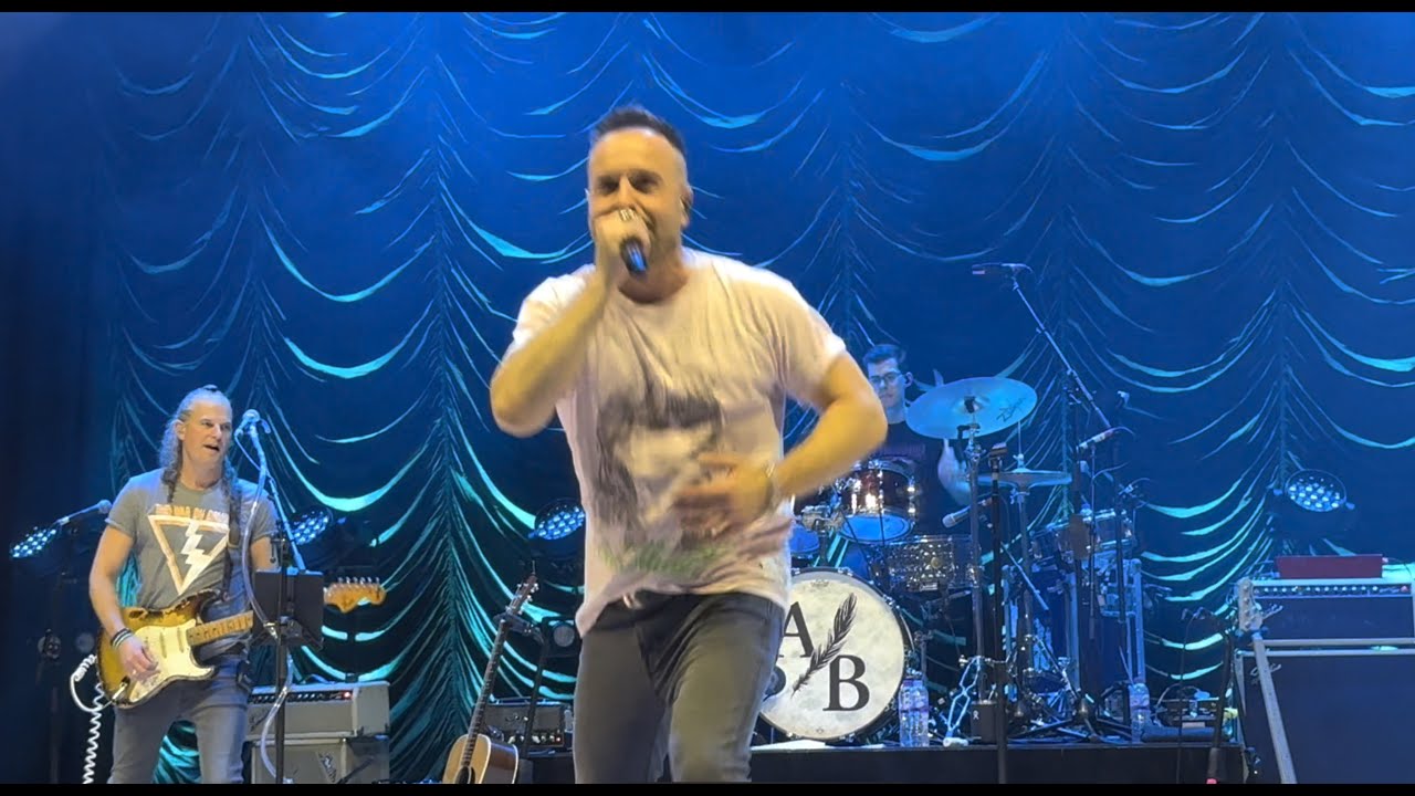 Alfie Boe sings Fleetwood Mac medley at Manchester Bridgewater Hall 8th Oct 2023