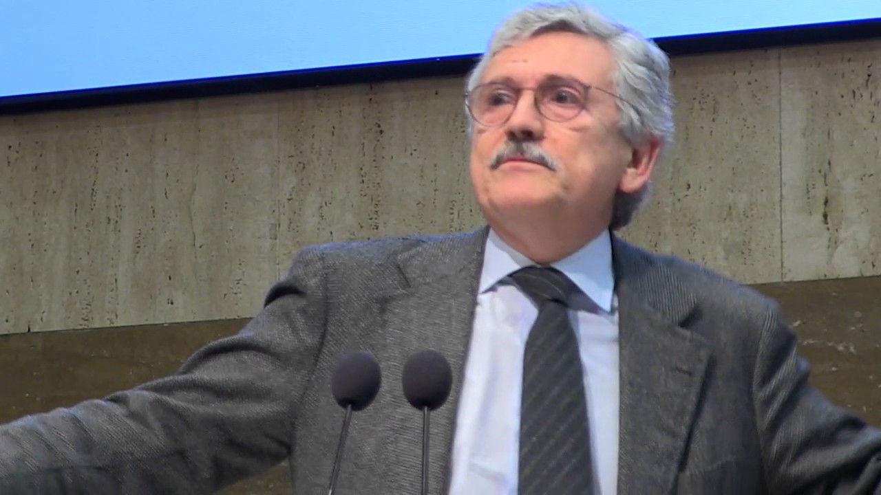 D’Alema: “Voto subito? Sconcertato da Orfini, intervengano camici bianchi…”