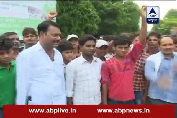 BSP workers protest against Dayashankar Singh in Lucknow