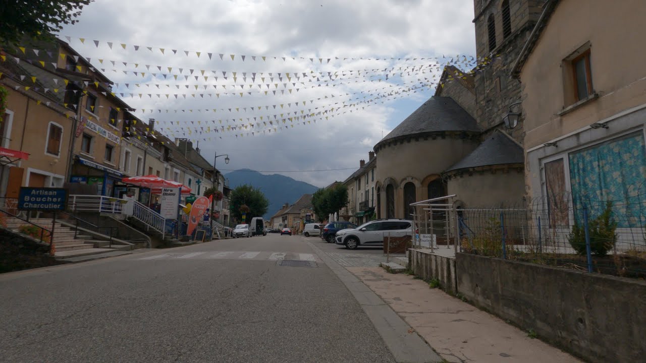 589 - Corps - Chauffayer à vélo