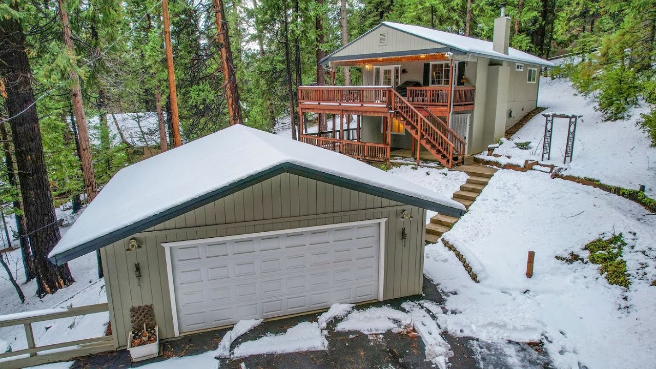 Discover your ultimate mountain retreat in Blue Lake Springs!