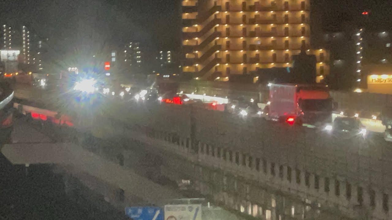 （2月20日１９時２４分頃撮影）近畿道で車両火災が発生。大阪モノレール 門真市駅から撮影