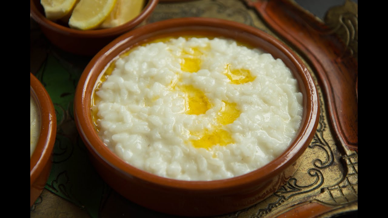 الرز باللبن و الرشتة أو المقطع باللبن من أكلاتنا الليبية النباتية