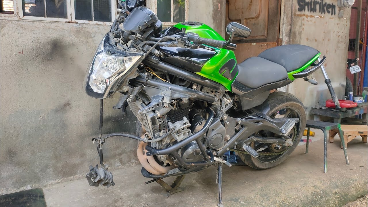 Restoring crashed Kawasaki Er6n