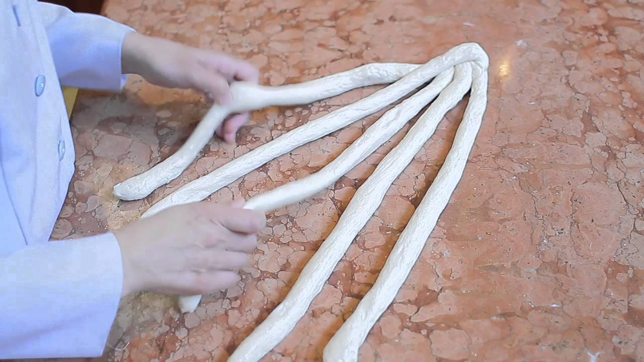 חלה מחמש רצועות - מקסימה תלת מימדית   challah making