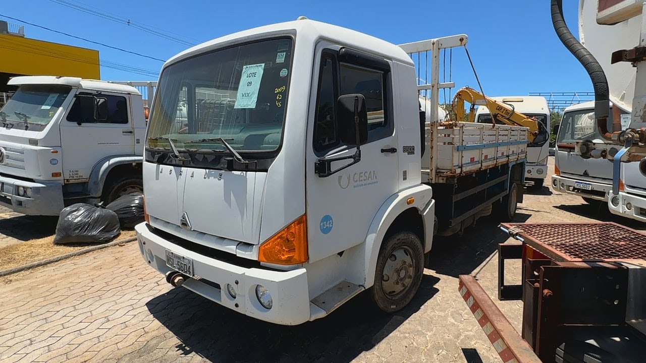 LEILÃO DE CAMINHÃO MUNCK, CARROCERIA, POUCO RODADO E BARATO