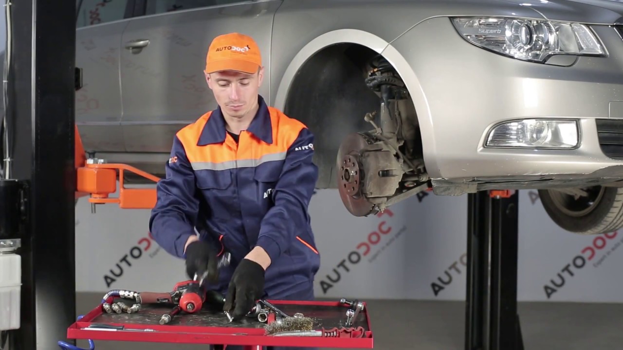 How to change Front Anti Roll Bar Link on SKODA SUPERB 2 TUTORIAL | AUTODOC