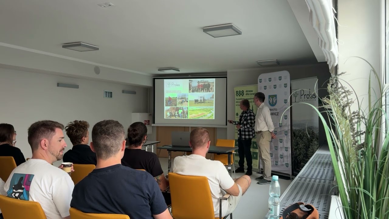 Prezentacja projektu i częściowej realizacji inicjatywy 888 drzew dla Łowicza - 05.09.2024. Dla HSLU