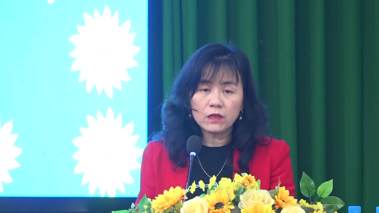 Hội LHPN phường Gia Sàng: Tặng quà hội viên phụ nữ và trẻ mồ côi khó khăn.