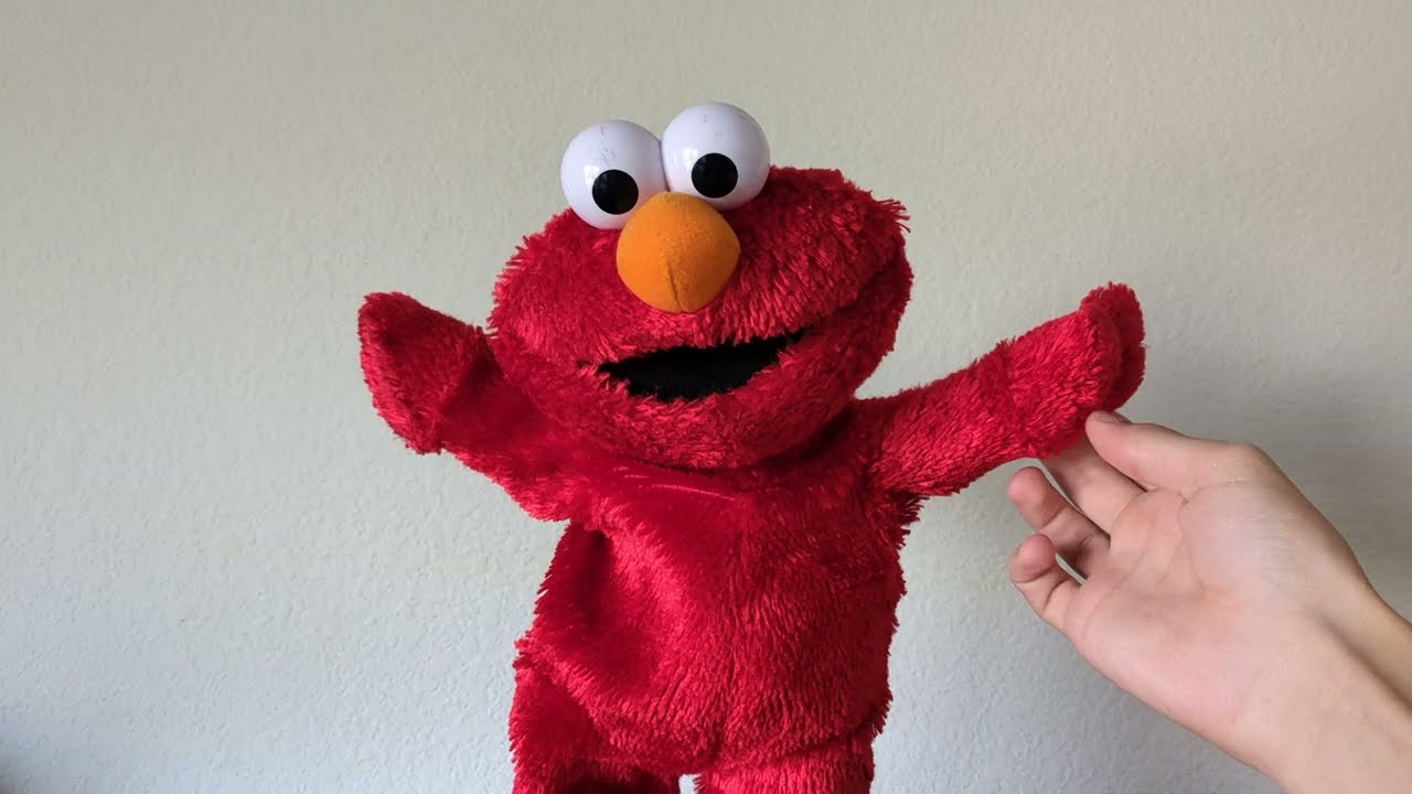 Fisher Price's Sesame Street Hokey Pokey Elmo (Left hand/2002 model)
