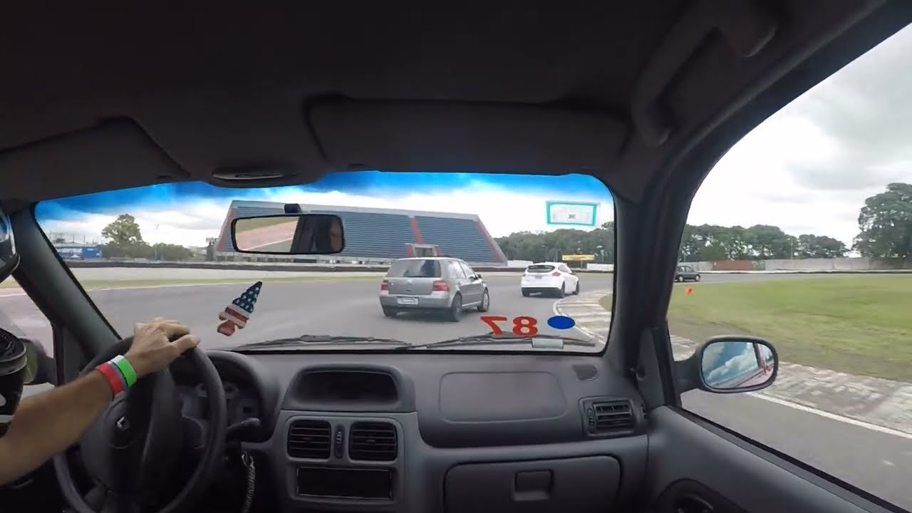TRACK DAY GALVEZ  DESPISTES Y TROMPOS !! CLIO VS FIAT UNO!