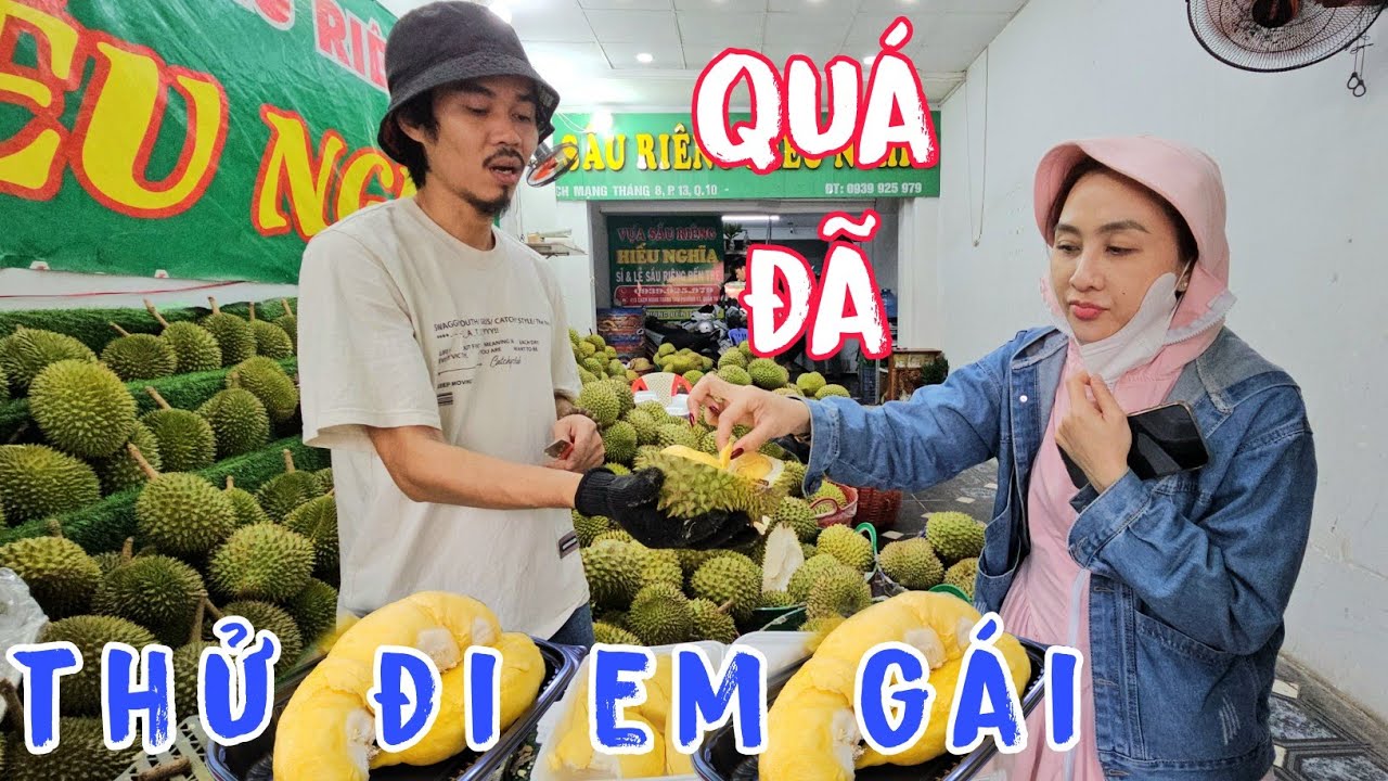 Sầu riêng ai khéo đặt tên, Ai sầu không biết riêng em không sầu...