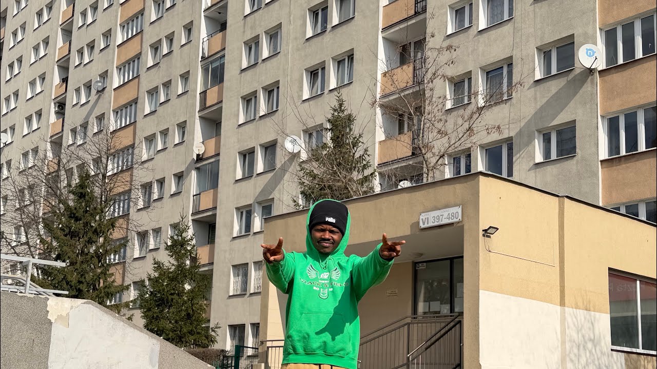 Mike ntitumukira yimukiye mumuturirwa ukabakaba ibicu “uturimotwamaboko new headquarters “