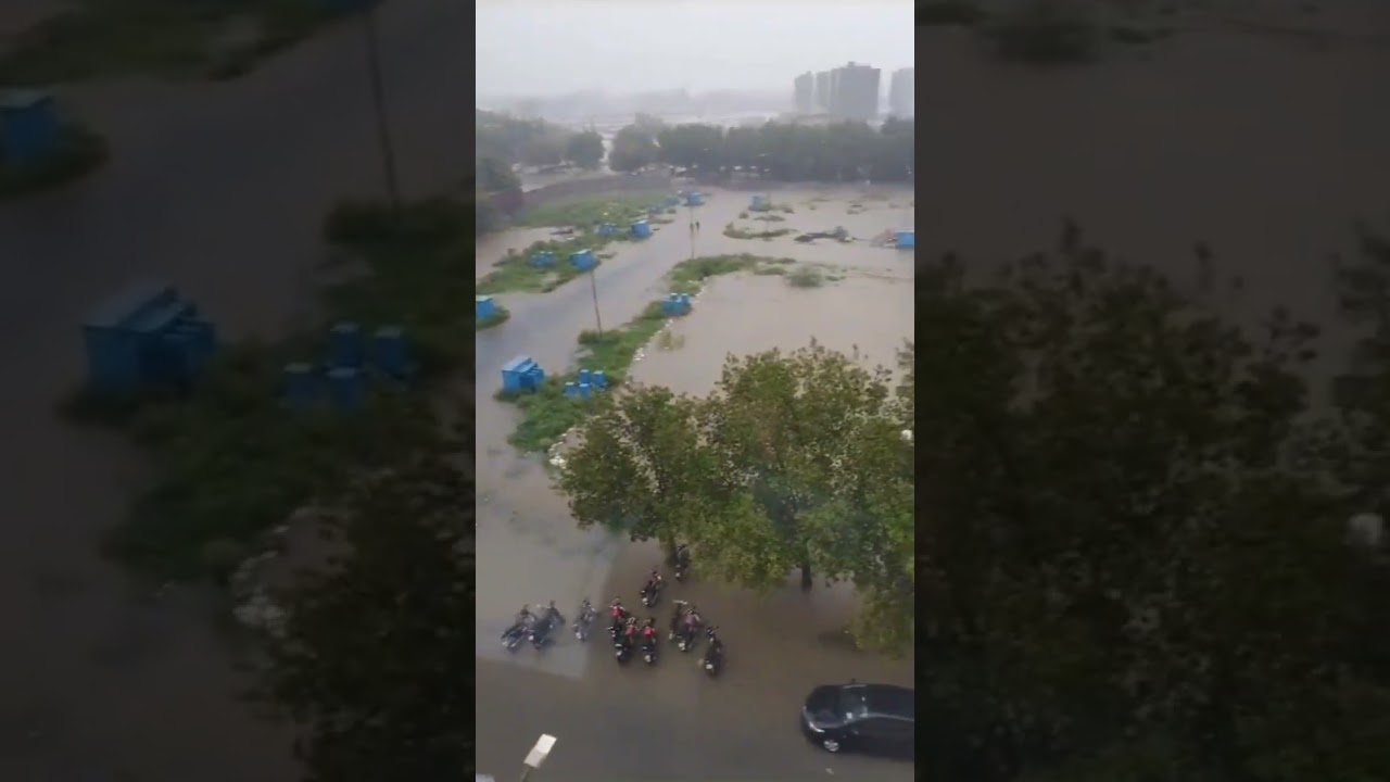 Heavy Rain Lahore Smart City Head Office #smartcity #heavyrain #tufanibarish #rain #ytshorts #lahore