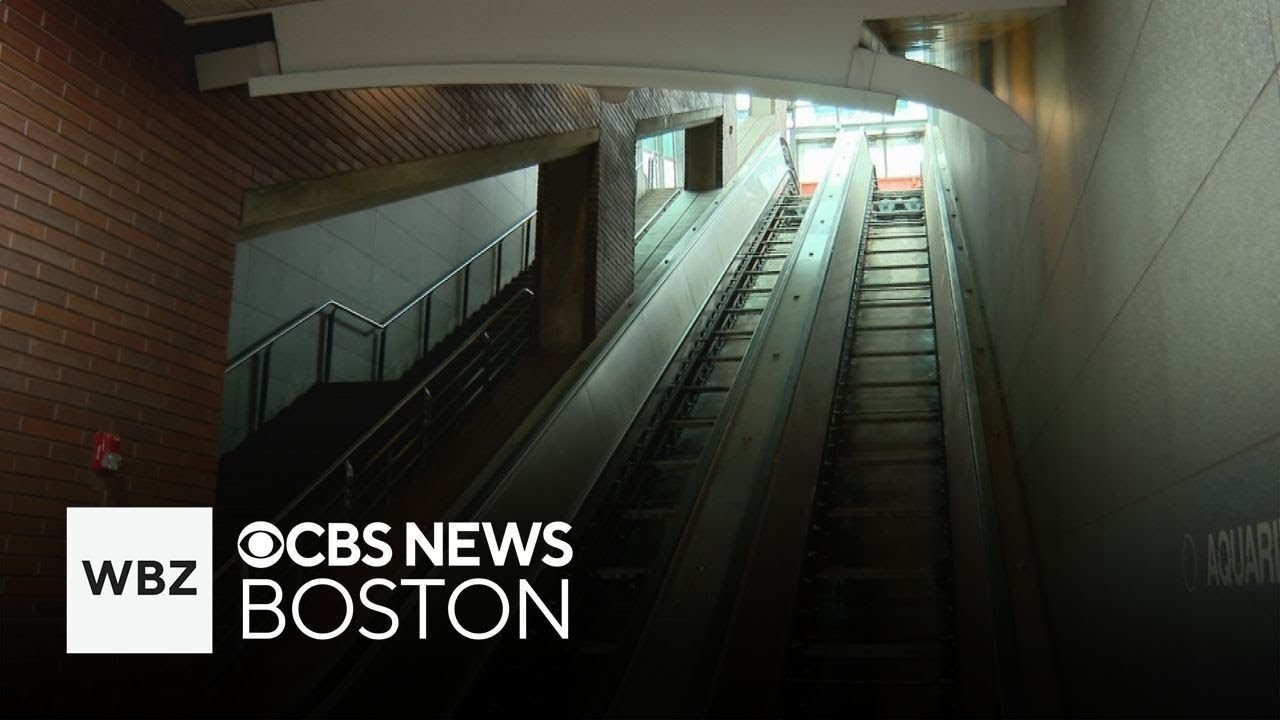 Blue Line riders frustrated after broken escalator at Aquarium stop still not fixed
