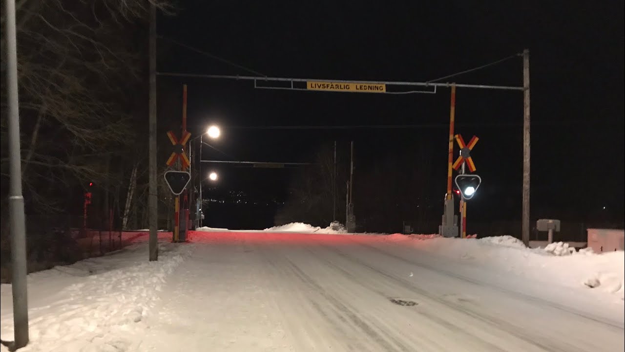 Järnvägsövergång Östersund // Railroad crossing