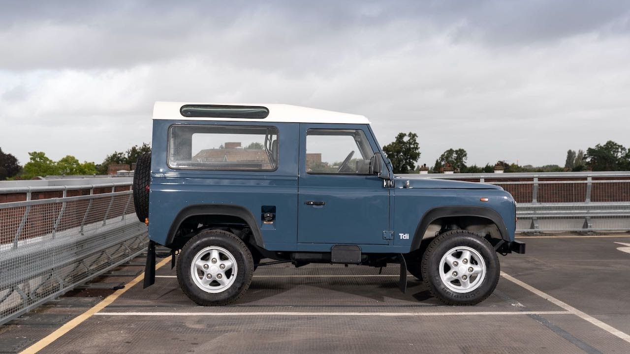 Sold: 1993 LAND ROVER DEFENDER 90 200 TDI LHD Walkaround & Drive