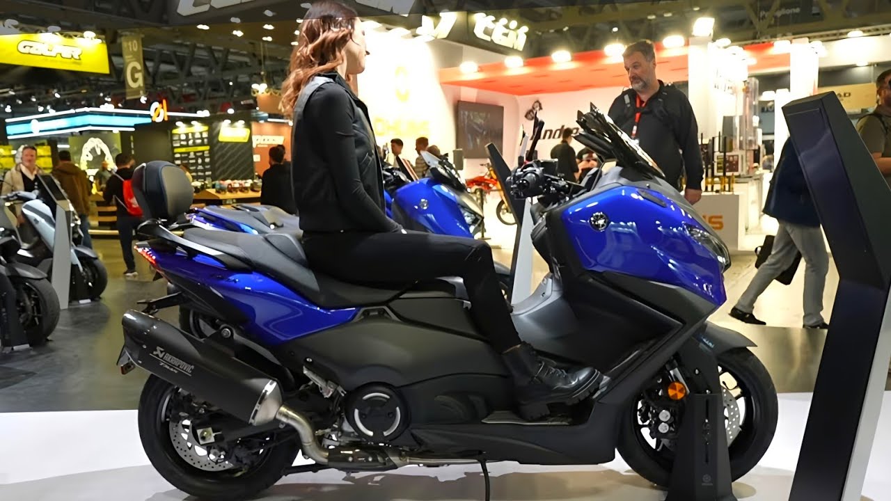 Выпущена модель Yamaha Tmax 560 Techmax Icon Blue 2026 года — обзор реального экземпляра.
