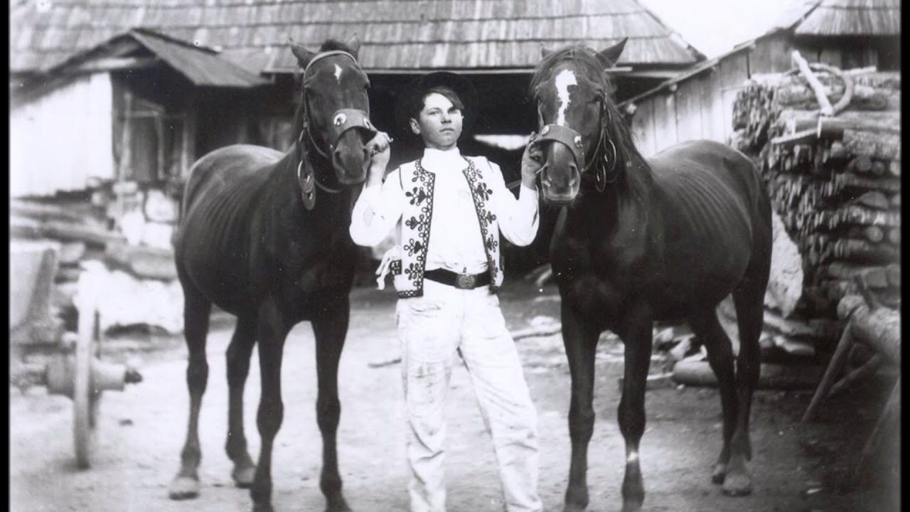 Езер Йов,  Весела.