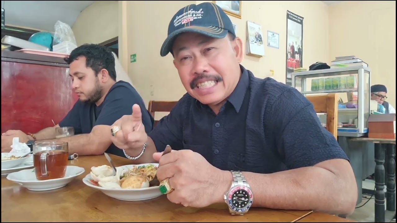 Makan2Pas3: Sarapan Pagi Khas Bengkalis Dapur Al Fairuz Simp empat lampu merah Rawamangun PBR