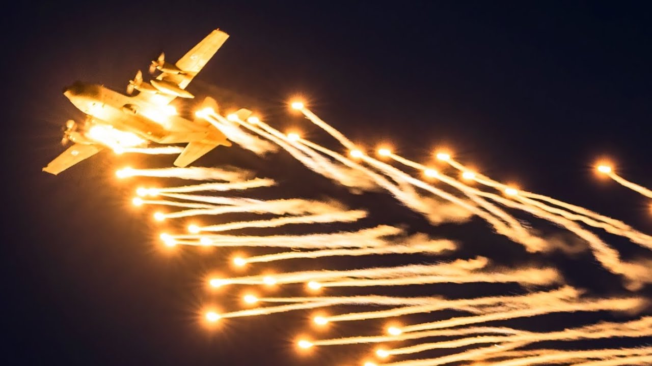 AMAZING sunset C-130 demo with flares, Antidotum Airshow Leszno 2021