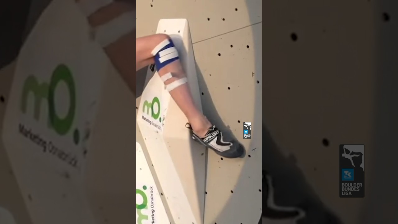 HEELHOOK safes HELENE WOLF on W2 in FINALS 2024 💪🏻 #bouldering #boulderbundesliga