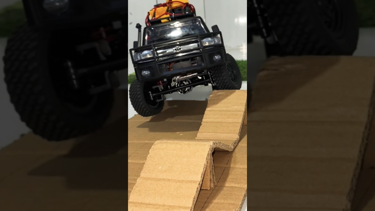 Toyota MN82s Climbing Obstacle Cardboard Testing #rcoffoad #rc12m #remotecontrolcars #remote #shorts