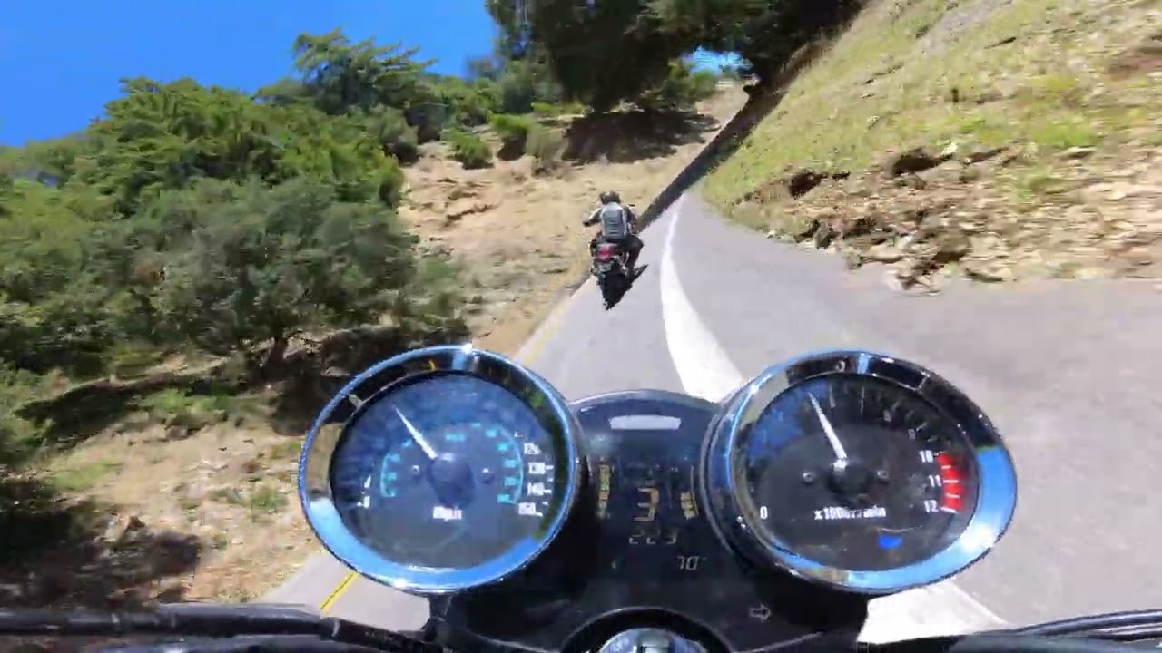 Z900RS Momentum Run Up South Grade Behind V-Strom 1000. Palomar Mountain Twisties