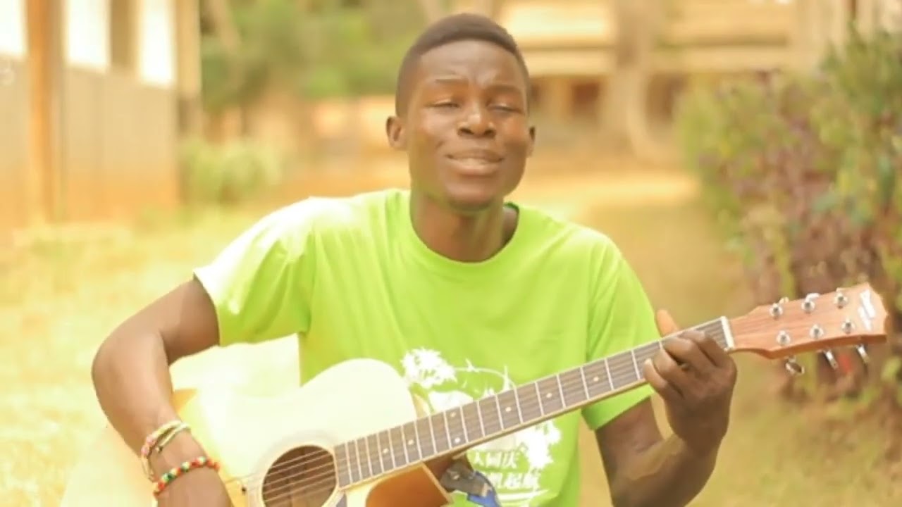 Stewart sukuma Felismina Prince ensina como tocar com violão (video aula cover) 