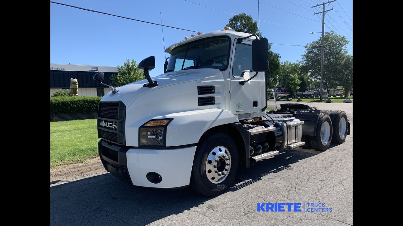 2024 MACK AN64T Day Cab - Mack White | AN047789