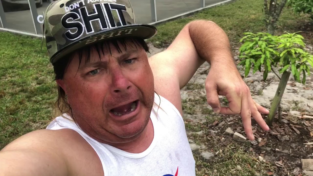 Донни Бейкер ненавидит «игру в круг» и ударит любого, кто будет ее делать, прямо в лицо!