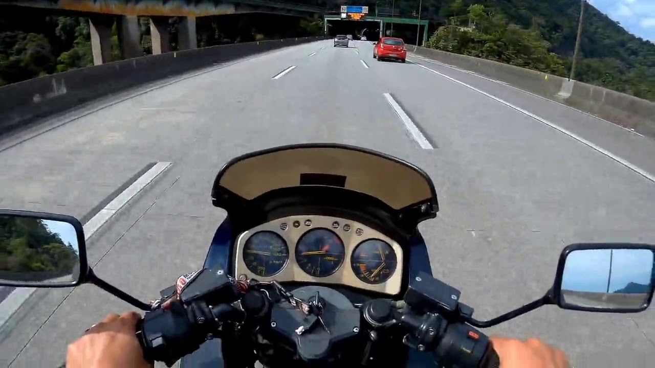 Honda CBX 750 7 galo c/ escapamento 4x1 acelerando nos túneis da serra na rodovia dos imigrantes ☠