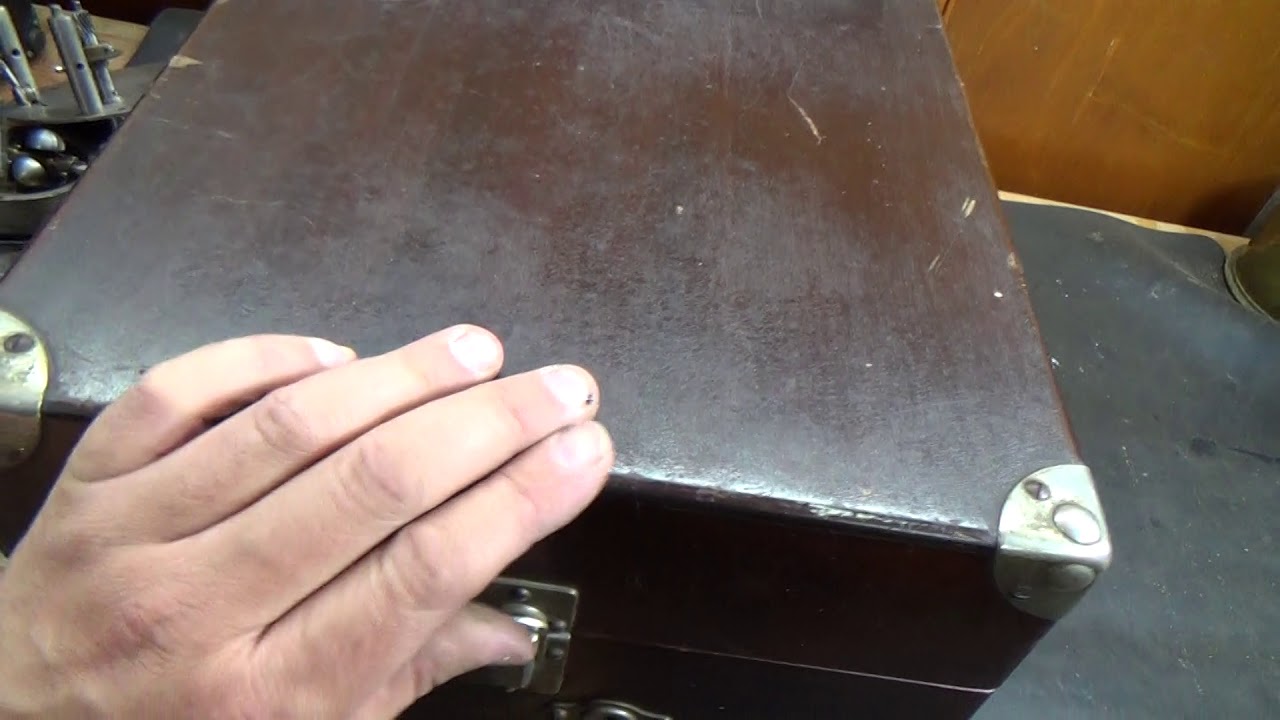 opening and inspecting the motor on a 1922 VV-50 part 2