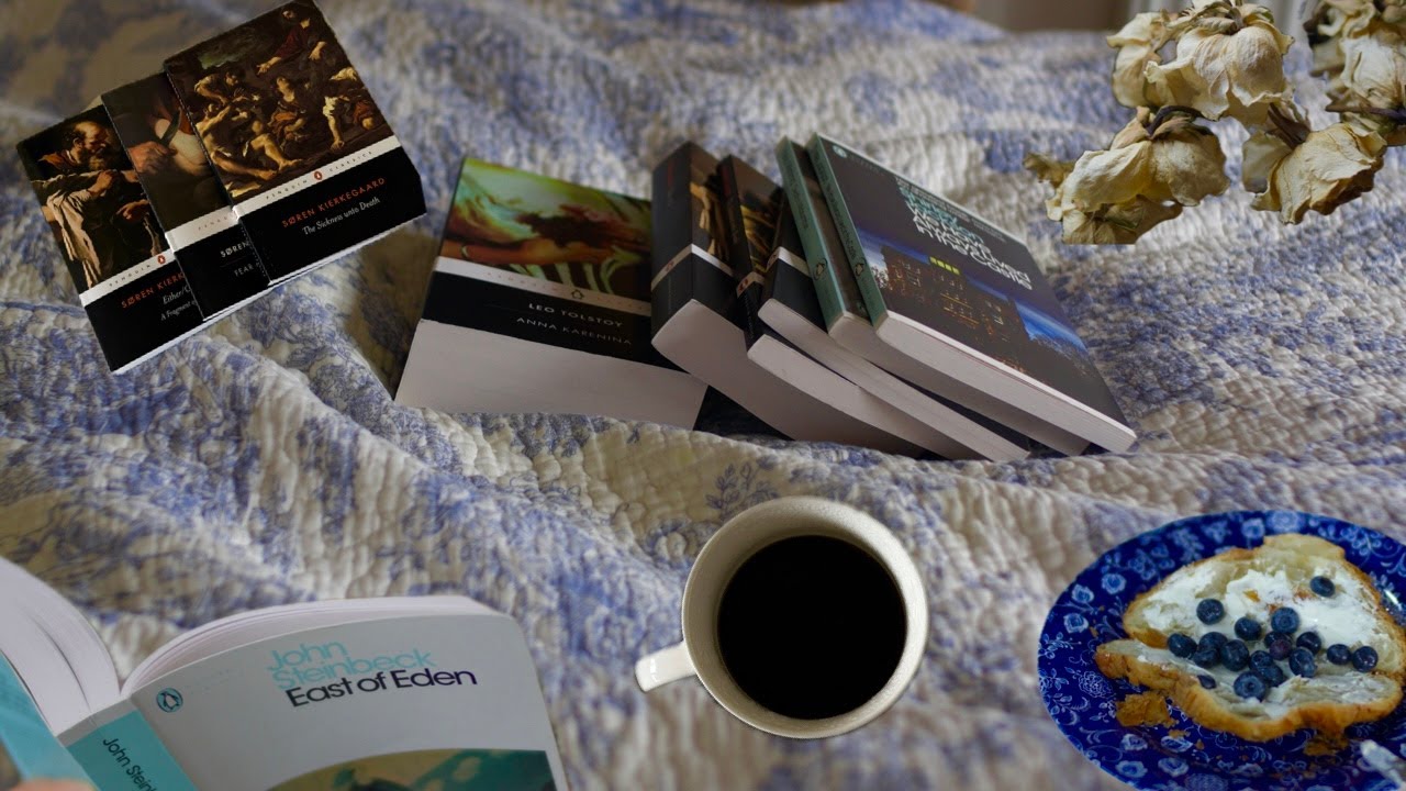 Books, croissants and cosy vibes / Another cosy bookish Sunday