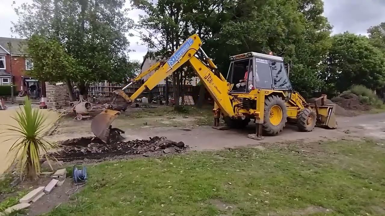 Tarmac to Turf!: JCB 3CX SiteMaster Plus GreyCab Backhoe