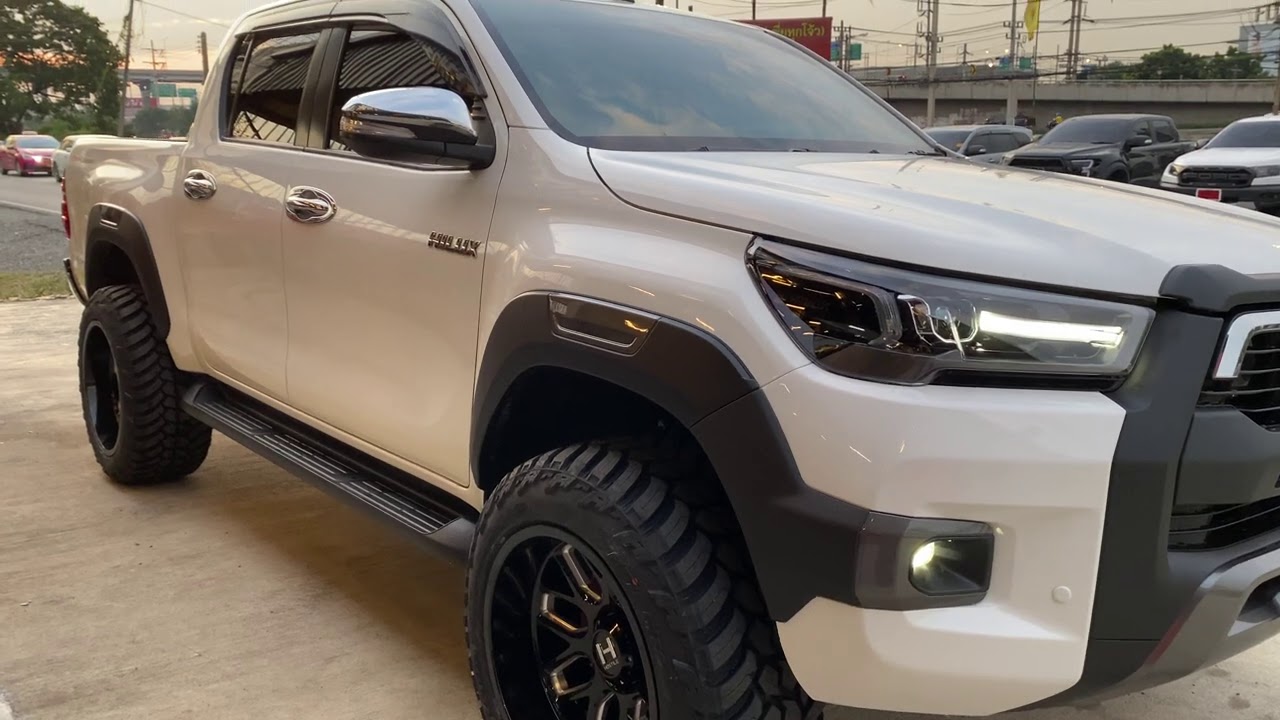 TOYOTA REVO_2 BY LOFT MODIFY