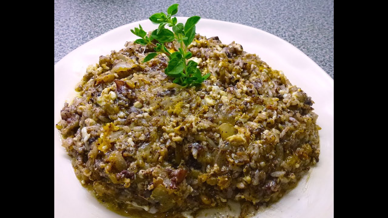 Revuelto de prieta (morcilla con arroz).