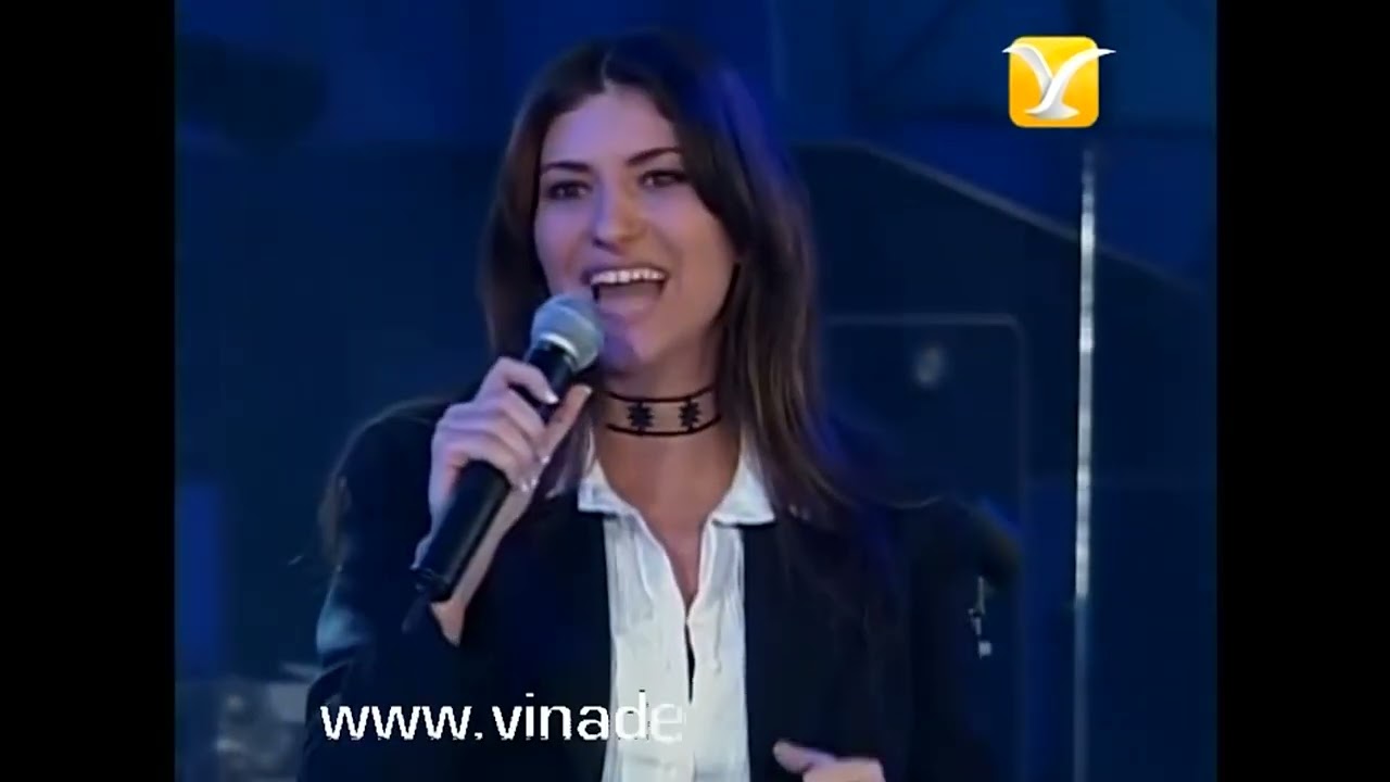 Laura Pausini - Escucha Tu Corazón - Festival de Viña 1997