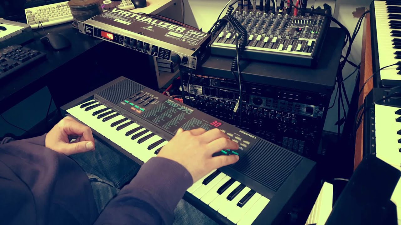 Yamaha PSS-270 + Behringer Virtualizer 3D FX2000 (Dream Piano Demonstration)